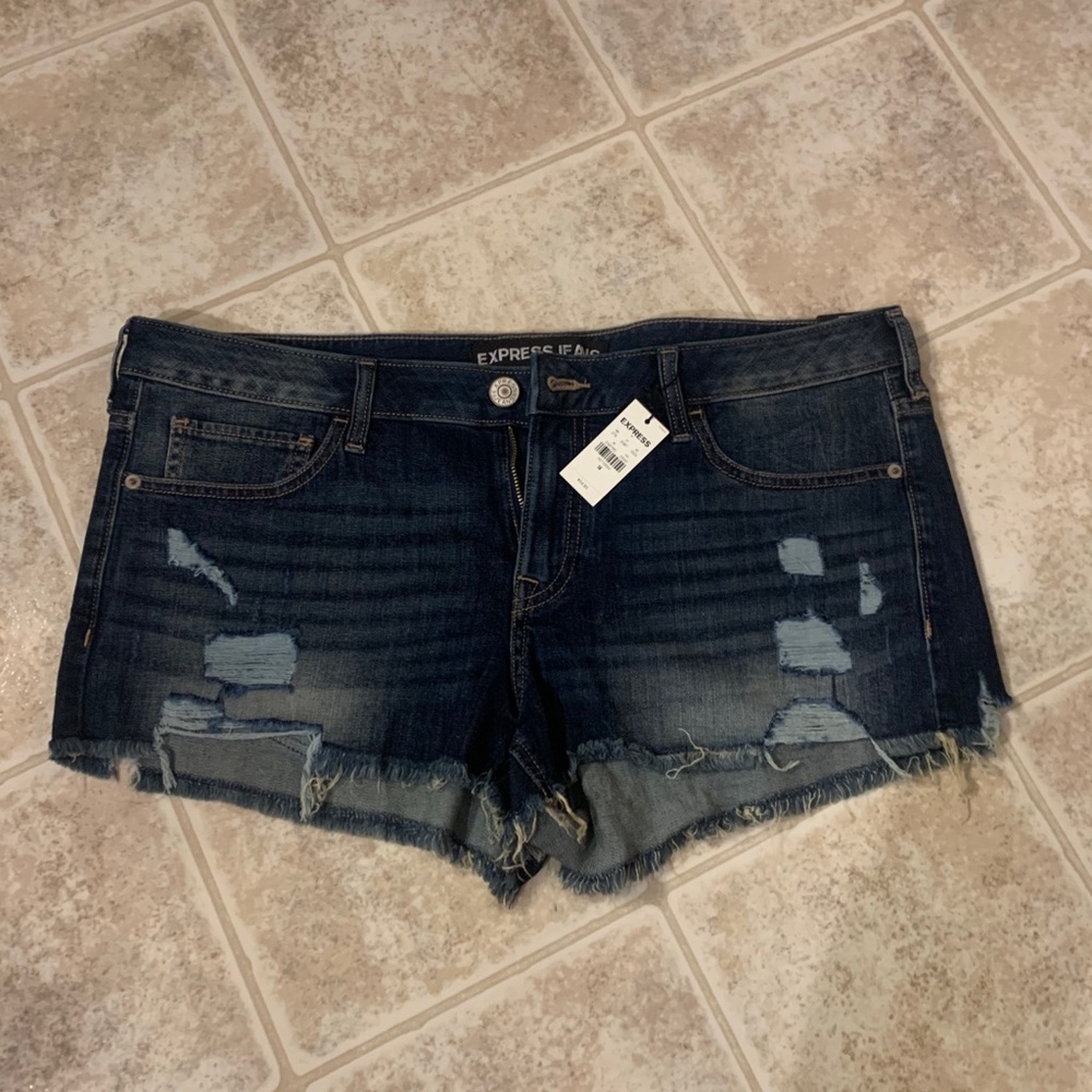 Express low rise denim shortie ✨✨
